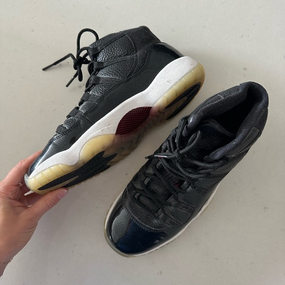 Jordan 11 Retro 72-10 - Picture 3 of 5